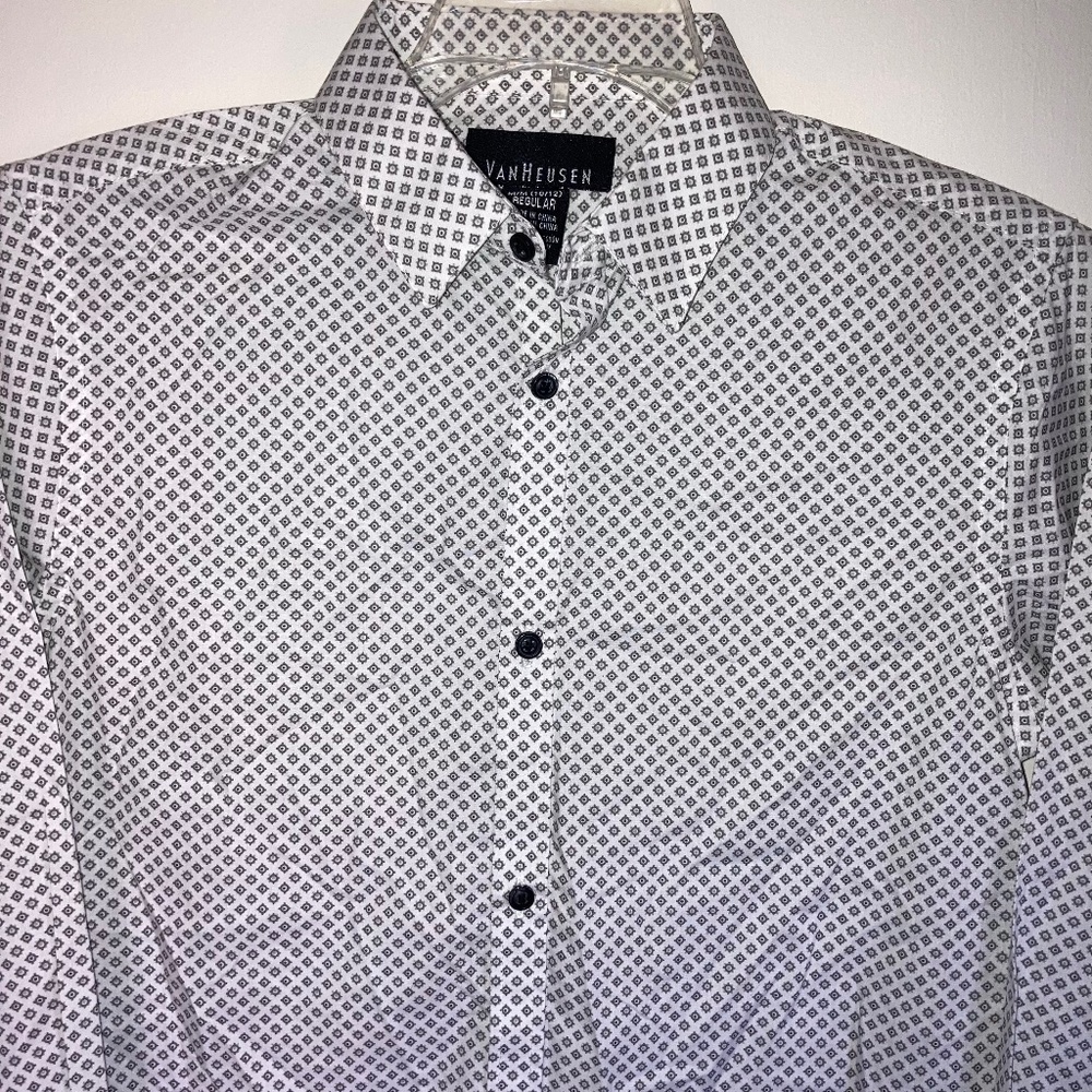NWT. Boys White Long Sleeve Button Up Dress Shirt Sz M (10-12) Van Heusen